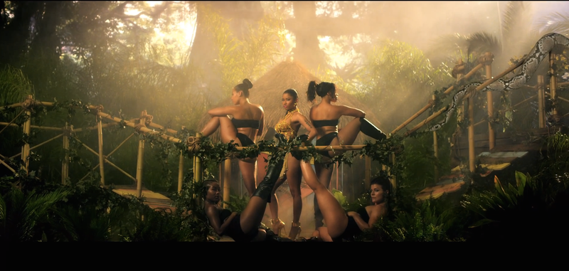 Illustration for article titled 10 Things of Note In Nicki Minaj’s 'Anaconda' Video